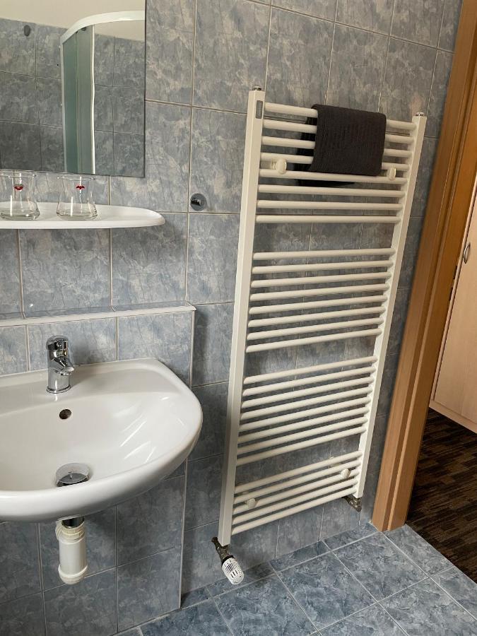 Cetnicka Stanice Hluboka Hluboká nad Vltavou Exterior foto