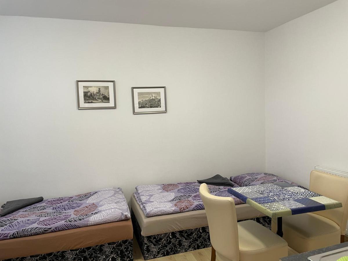 Cetnicka Stanice Hluboka Hluboká nad Vltavou Exterior foto