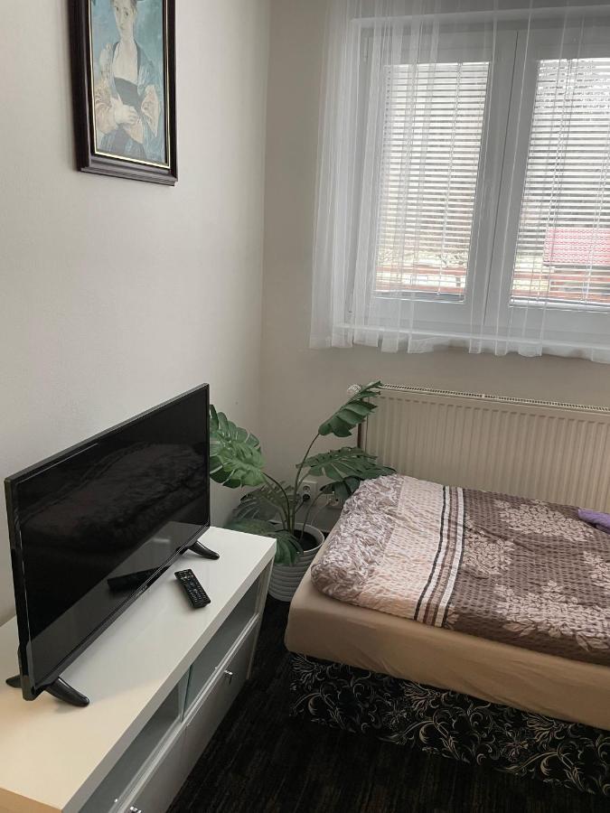 Cetnicka Stanice Hluboka Hluboká nad Vltavou Exterior foto