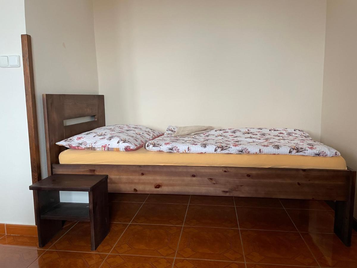 Cetnicka Stanice Hluboka Hluboká nad Vltavou Exterior foto
